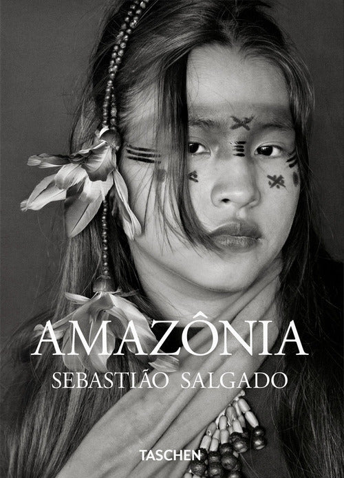 Cover of Sebastião Salgado. Amazônia