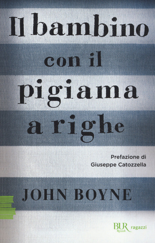 Cover of bambino con il pigiama a righe