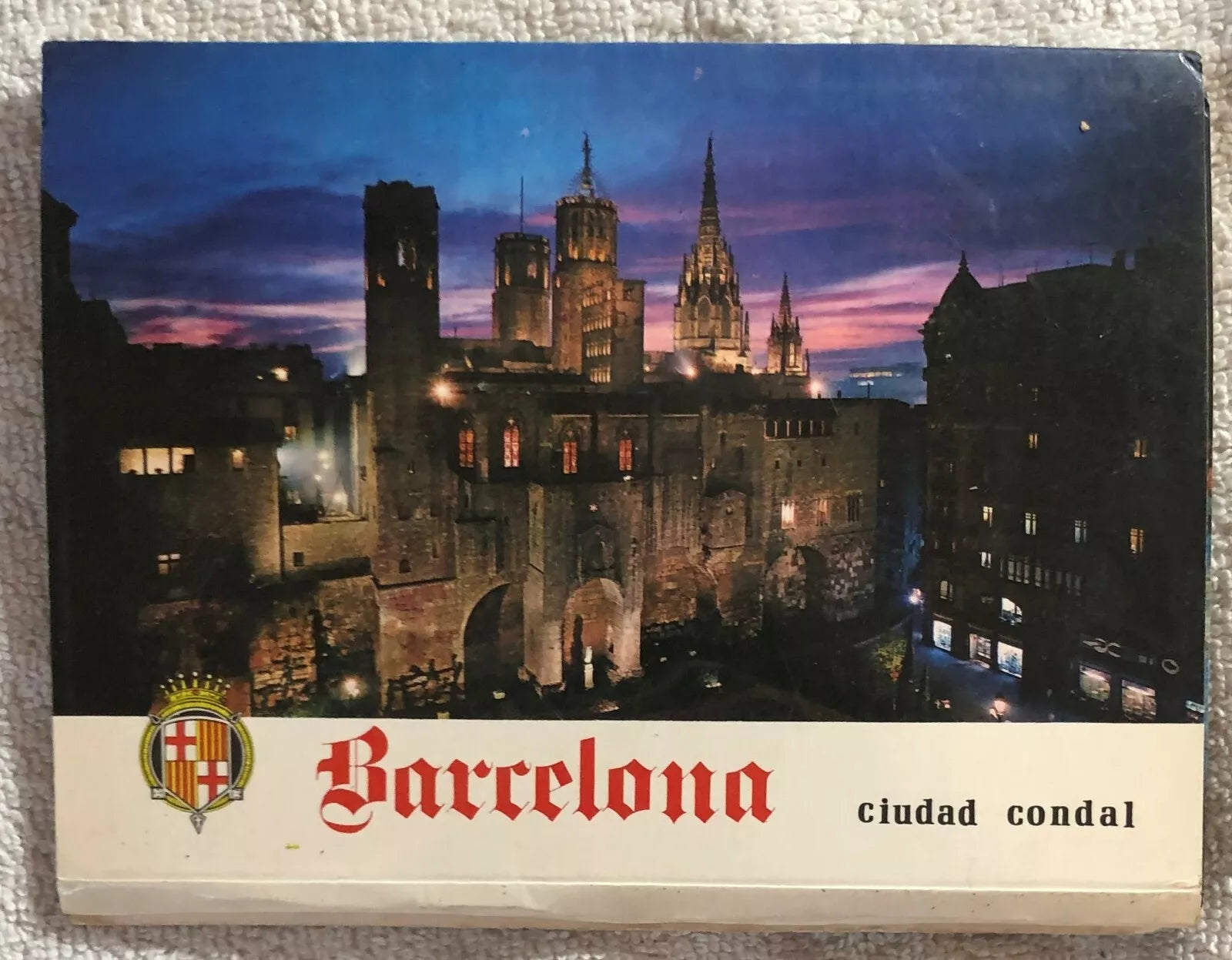 Barcelona ciudadi condal cartoline della citta di Aa.vv., V.c. Ed. Y Distr. Fab