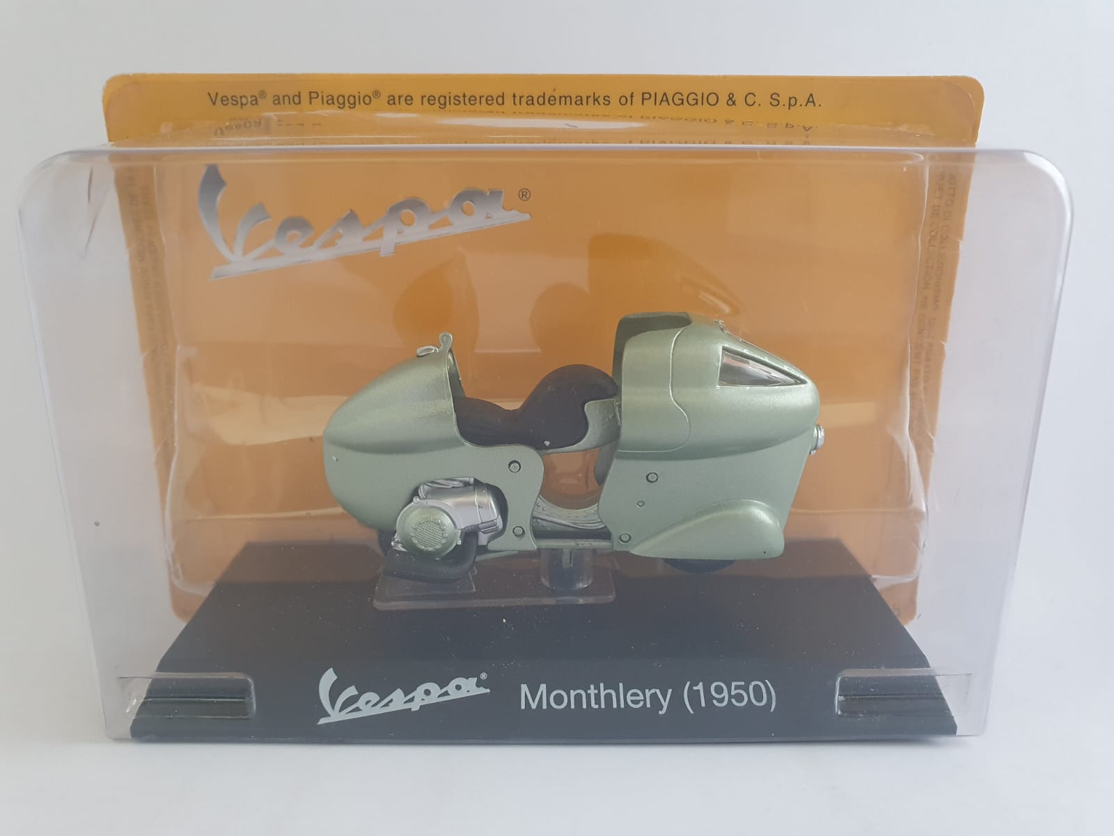 Vespa: Magnl034 - 1/18 Vespa Monthlery 1950