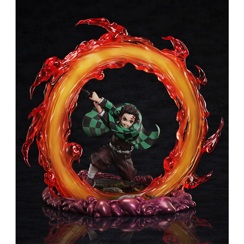 Demon Slayer: Tanjiro Kamado - 1/8 Scale - 28Cm