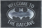 Dc Comics: Pyramid - Batman - Welcome To The Batcave (Rubber Mat / Zerbino Gomma)