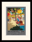 Pyramid: Woodhall Spa (Holidaymakers By Howard K Elcock) (Stampa In Cornice)
