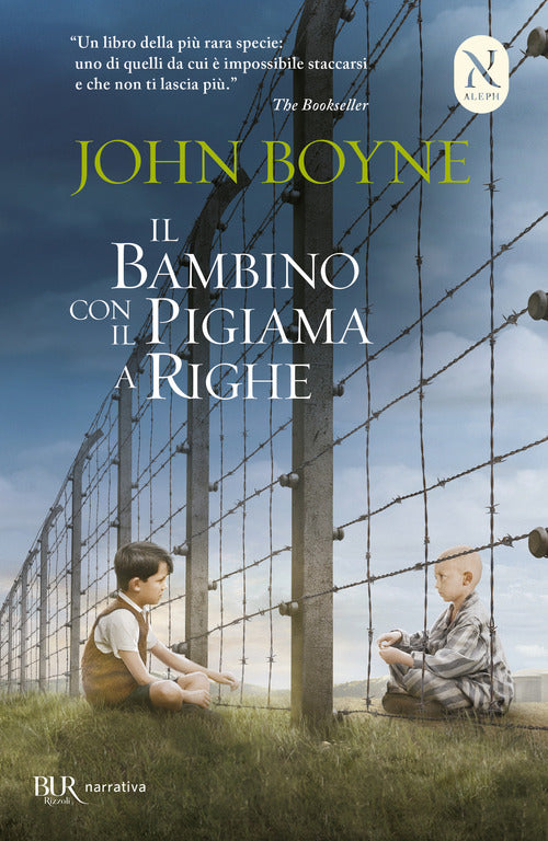 Cover of bambino con il pigiama a righe