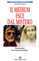 Cover of medium esce dal mistero