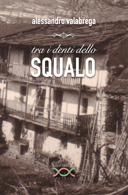 Cover of Tra i denti dello squalo