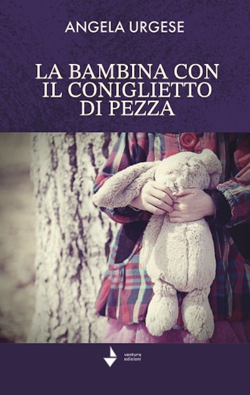 Cover of bambina con il coniglietto di pezza