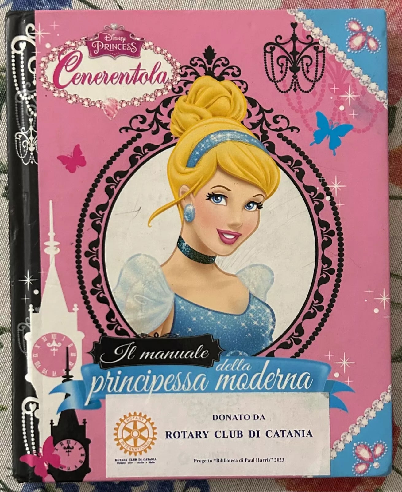 Cenerentola Il manuale della principessa moderna di Valentina Camerini