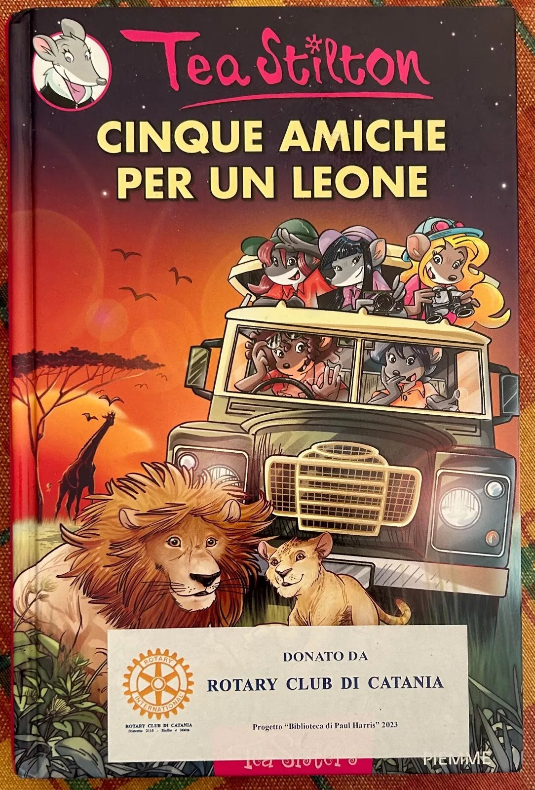 Cinque amiche per un leone di Tea Stilton