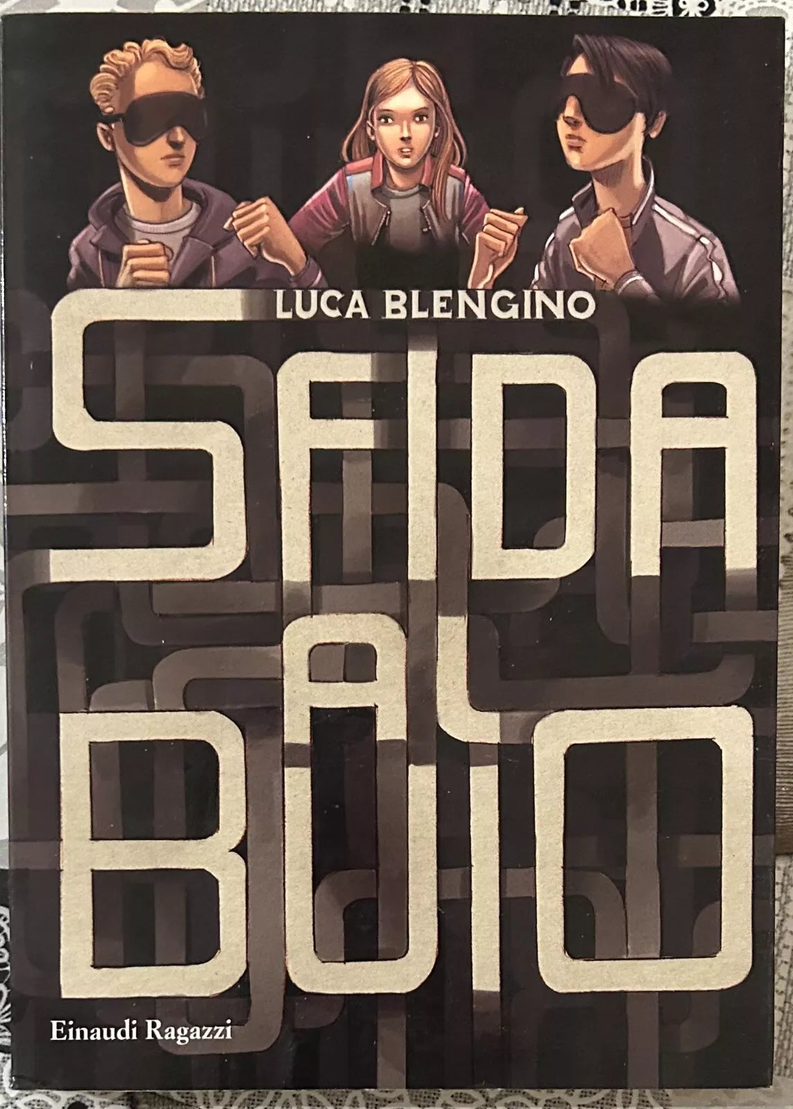Sfida al buio di Luca Blengino