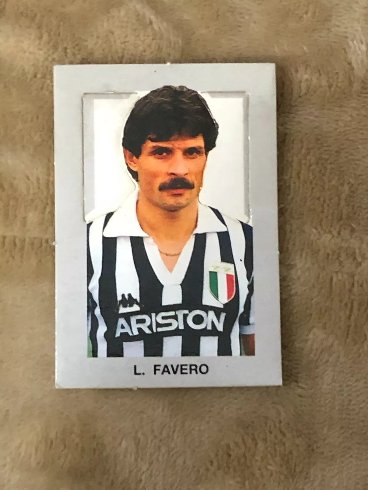 Figurina fustellata L Favero Juventus sorpresa patatine anni 80 di Aa vv