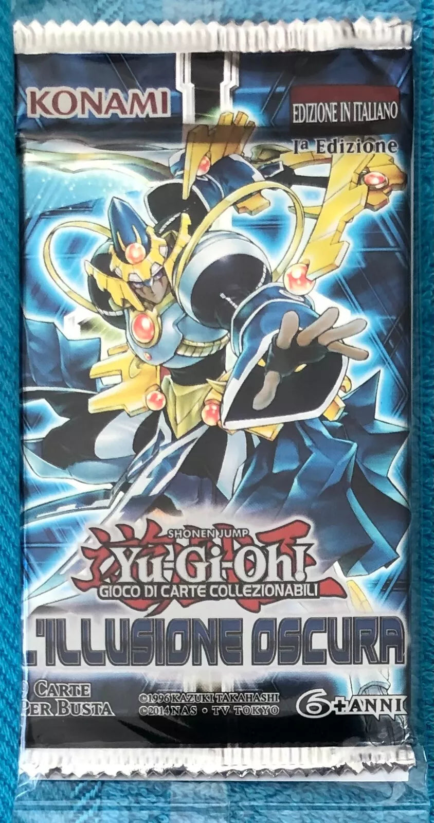 Yu Gi Oh L illusione oscura bustina con 9 carte di Kazuki Takahashi 2019 Kon