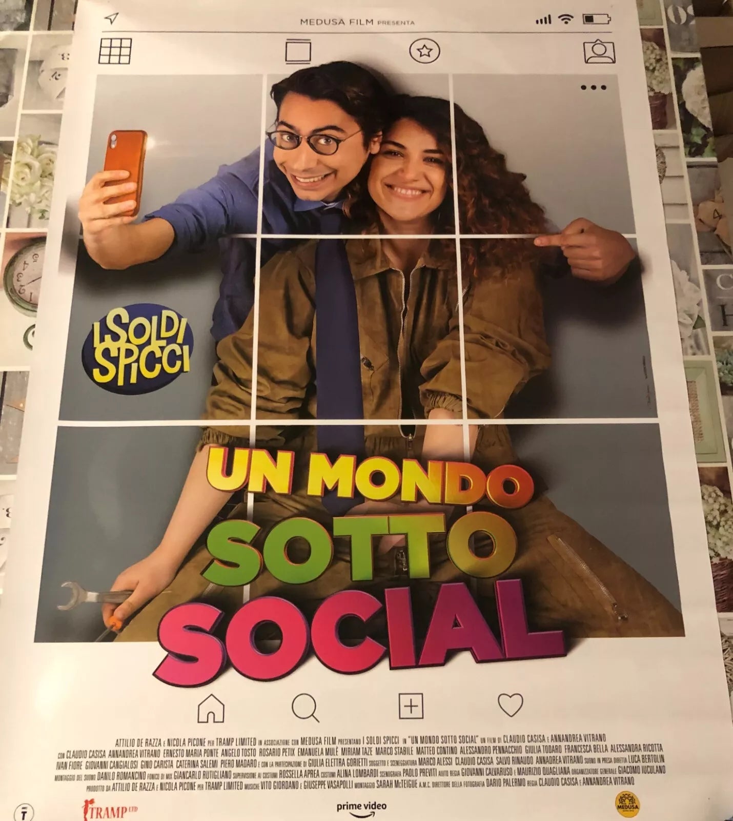 Poster locandina Un mondo sotto social 100x70 cm ORIGINALE da cinema 2022 di I S
