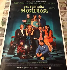 Poster locandina Una famiglia mostruosa 100x70 cm ORIGINALE da cinema 2021 di V