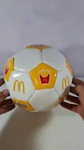 Palla da calcio McDonald s 2024 Happy Meal di Aa vv