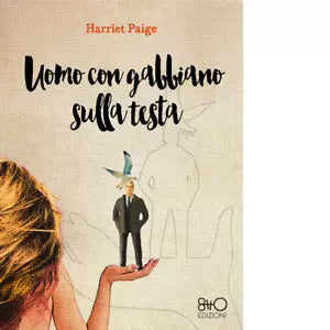 Uomo con gabbiano sulla testa di Harriet Paige