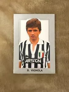 Figurina fustellata B Vignola Juventus sorpresa patatine anni 80 di Aa vv