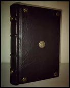 Necronomicon rilegato interamente a mano in ecopelle nero venato copia n° 1